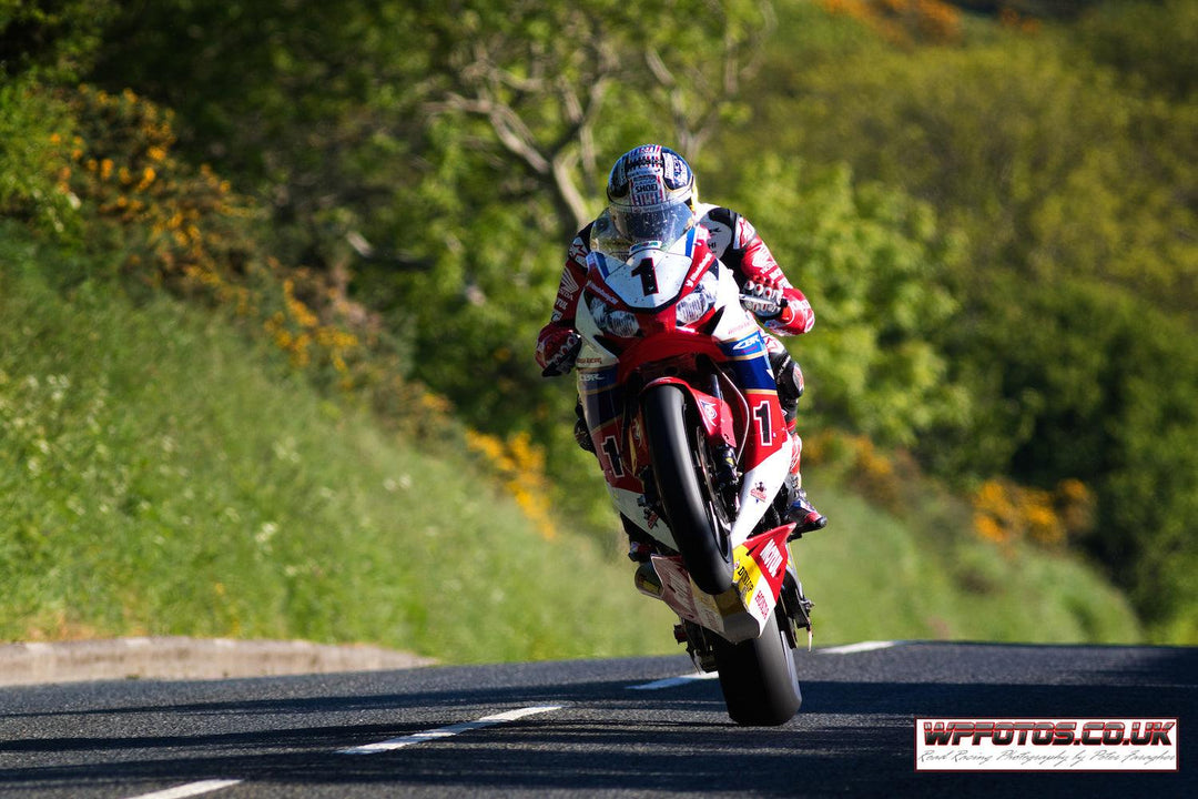 Road Racing legend John McGuinness signs with Norton for 2018 Isle of Man TT - Red Torpedo